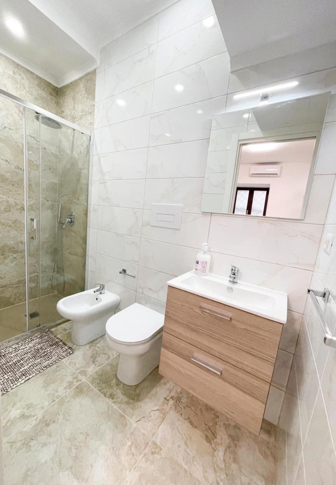 B&B Le Stanze Di Aurora Naples Exterior photo